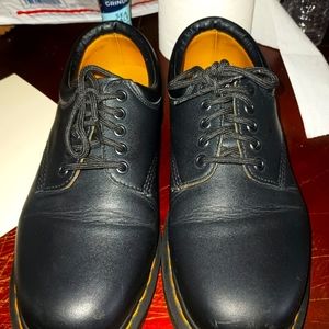 Dr martens 8053 platform bouncing soles black leather  size 10 men